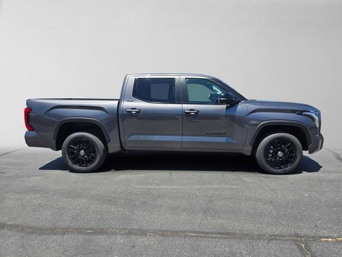 Used 2024 Toyota Tundra Limited AWD/4WD image 2