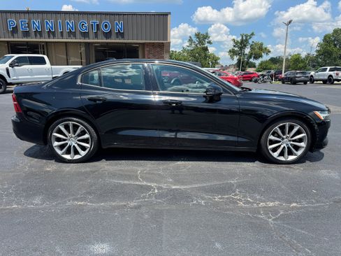 Used 2019 Volvo S60 T5 Momentum w/ Premium Package FWD image 8
