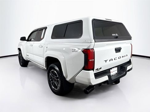 Used 2024 Toyota Tacoma TRD Sport AWD/4WD image 8