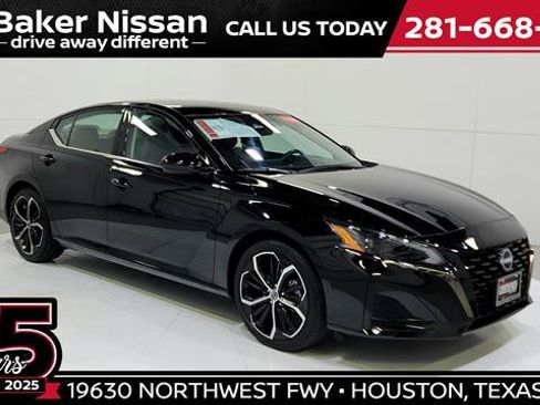 Certified 2025 Nissan Altima 2.5 SR FWD image 1