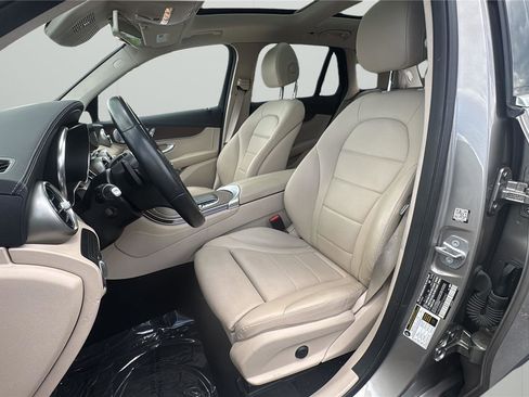 Used 2020 Mercedes-Benz GLC 300 4MATIC image 10