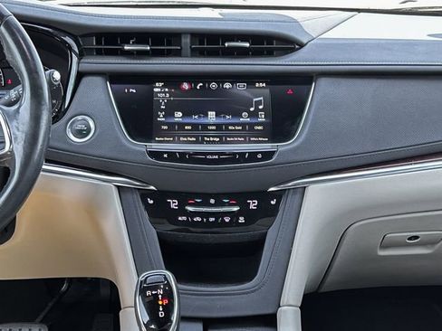 Used 2019 Cadillac XT5 Luxury FWD image 16