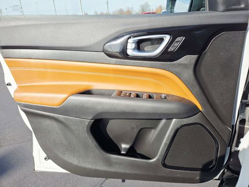 Used 2024 Jeep Compass Limited w/ Elite Group image 34