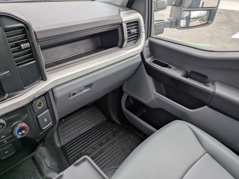 New 2026 Ford F550 4x4 Regular Cab Super Duty w/ XL Chrome Package image 11