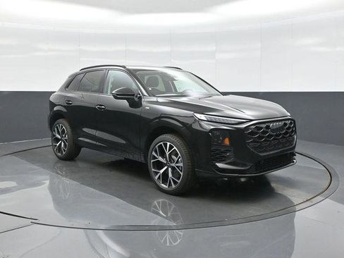 New 2026 Audi Q3 quattro 2.0T AWD/4WD image 1