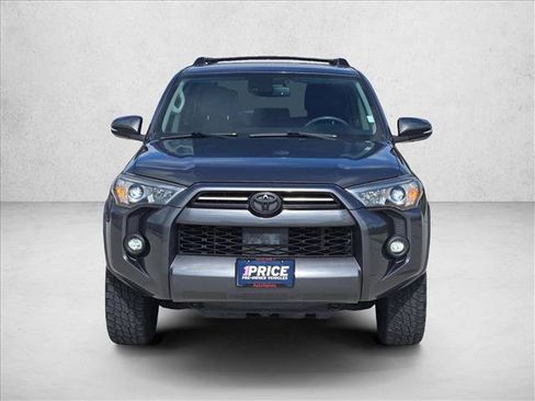 Used 2022 Toyota 4Runner SR5 Premium w/ Moonroof Package RWD image 2