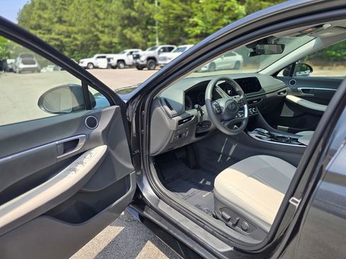 Used 2023 Hyundai Sonata SEL FWD image 9