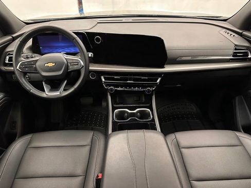 Used 2025 Chevrolet Traverse LT AWD/4WD image 7