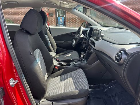Used 2021 Hyundai Kona SE image 17