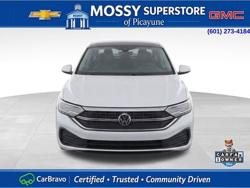 Used 2023 Volkswagen Jetta SE w/ Panoramic Sunroof Package FWD image 6