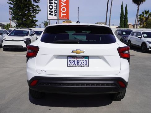 Used 2025 Chevrolet Trax LS FWD image 6