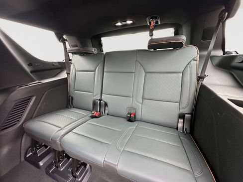 Used 2025 GMC Yukon AT4 w/ LPO, Floor Liner Package image 33