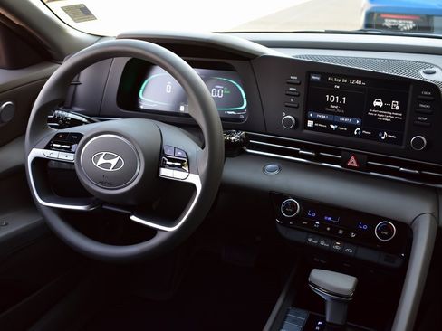 New 2025 Hyundai Elantra Blue w/ Cargo Package image 26