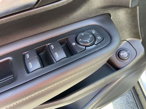 Used 2022 GMC Terrain SLT image 14