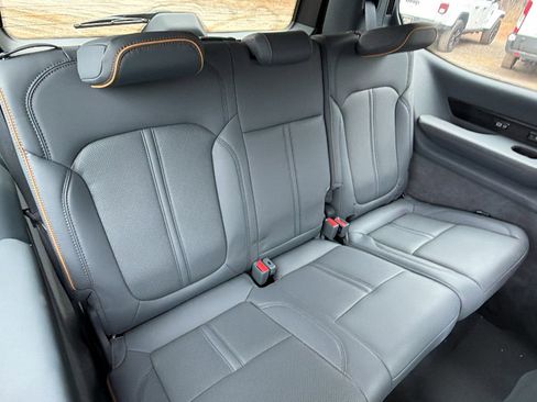 Used 2022 Jeep Grand Wagoneer Series II image 23