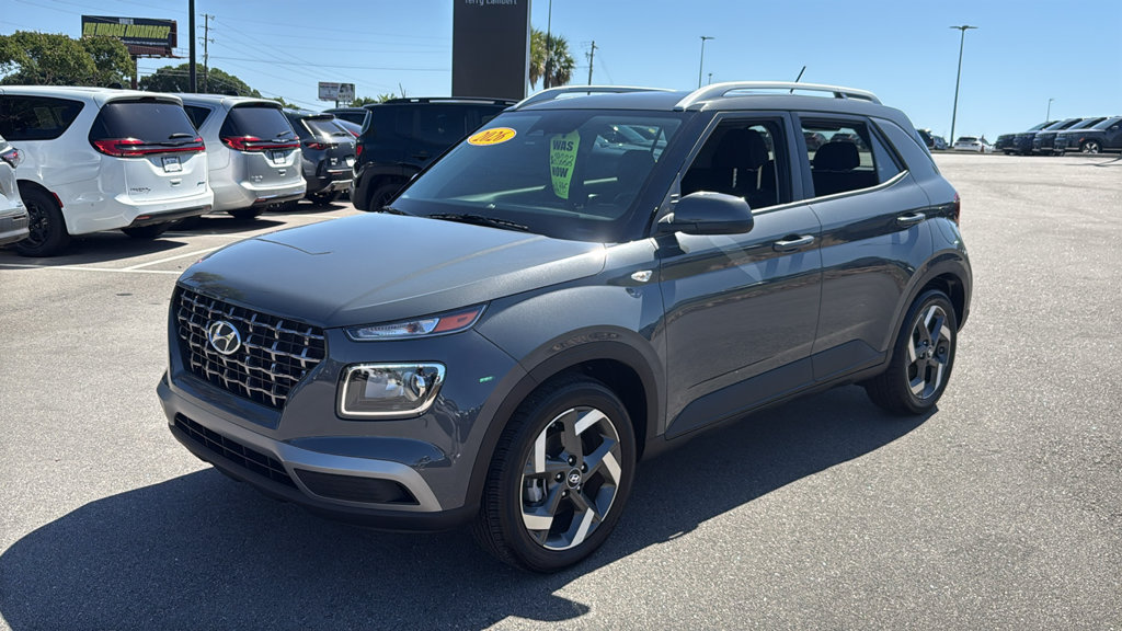 Used 2026 Hyundai Venue SEL FWD image 3