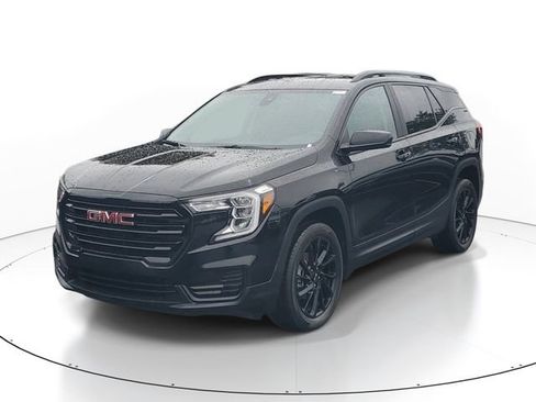Certified 2023 GMC Terrain SLE w/ Driver Convenience Package AWD/4WD image 2