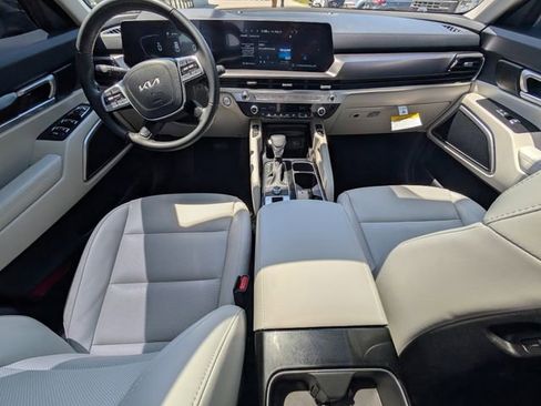 Used 2024 Kia Telluride S w/ S Sunroof Package FWD image 23