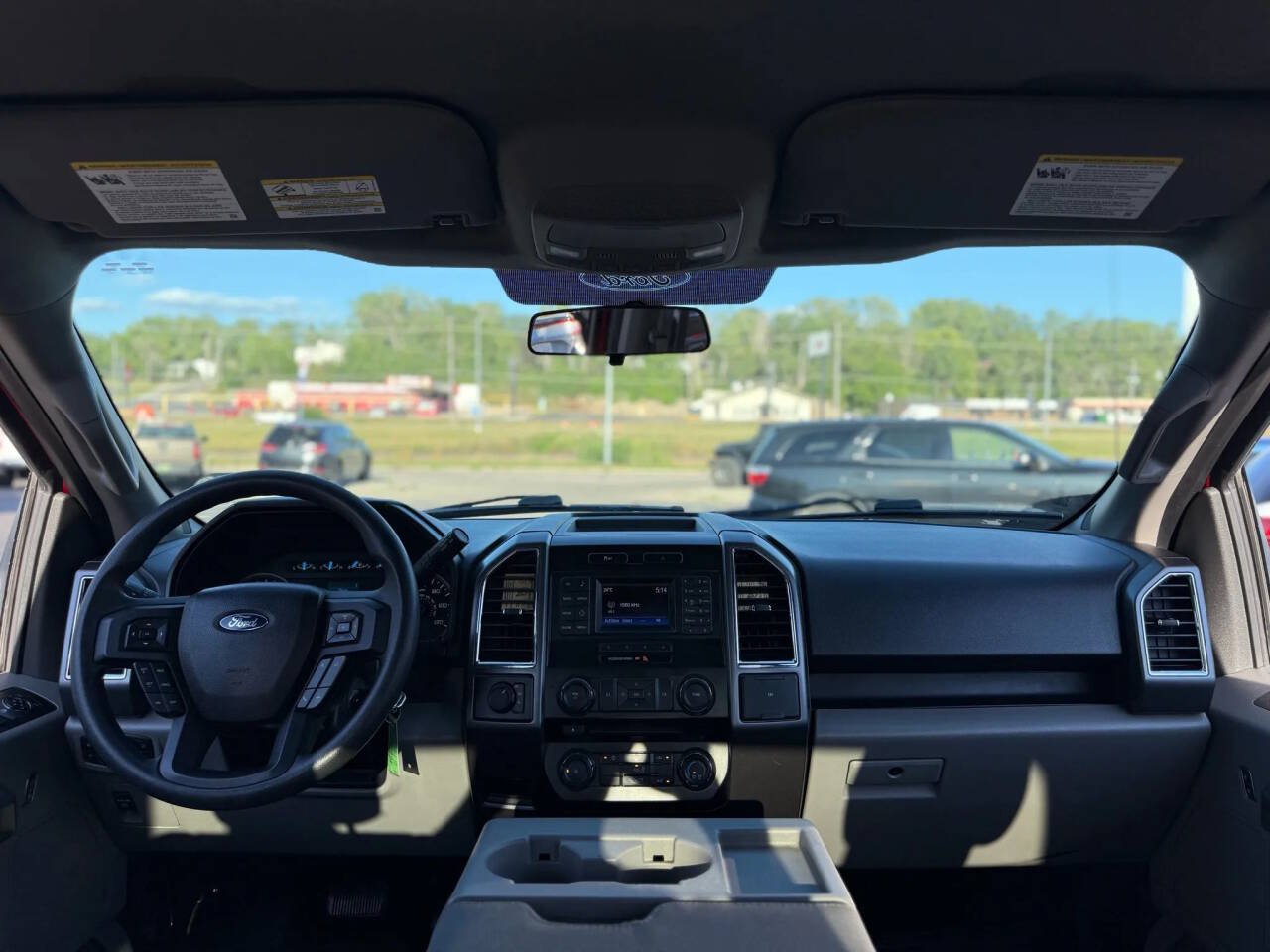 Used 2015 Ford F150 XLT AWD/4WD image 22