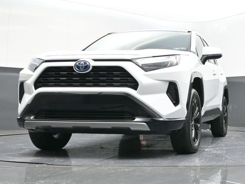 Used 2023 Toyota RAV4 SE image 37