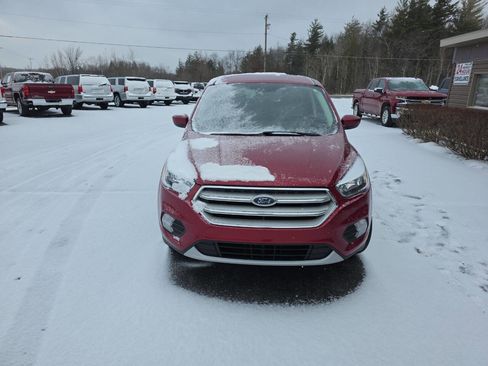 Used 2019 Ford Escape SE image 3
