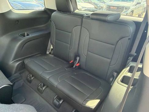Used 2023 GMC Acadia SLT w/ Preferred Package AWD/4WD image 18