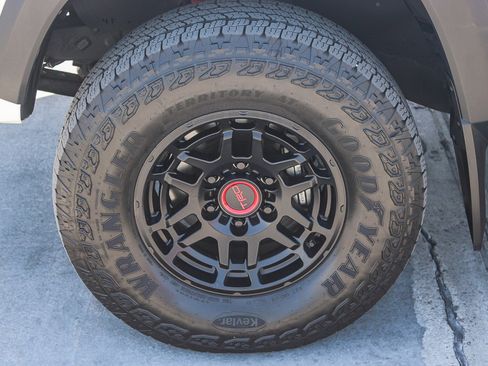 Used 2022 Toyota Tacoma TRD Pro AWD/4WD image 8