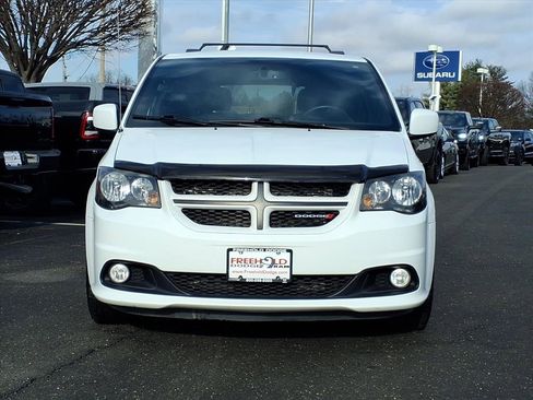 Used 2017 Dodge Grand Caravan GT image 2