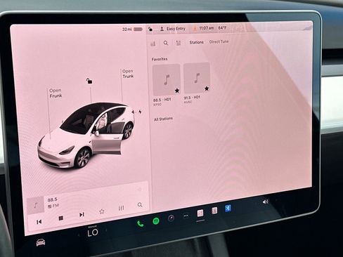 Used 2021 Tesla Model Y Long Range image 24