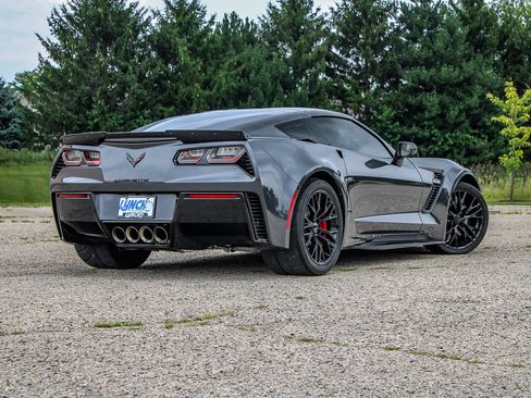 Used 2017 Chevrolet Corvette Z06 RWD image 8
