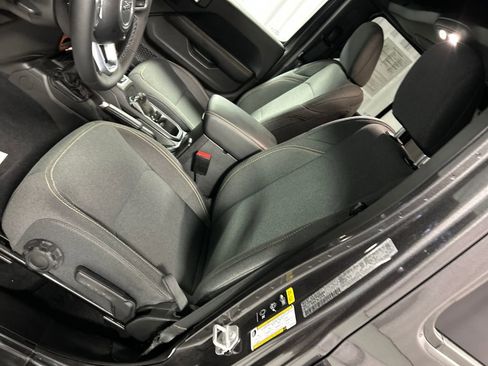 Used 2025 Jeep Wrangler Unlimited Sahara w/ Safety Group image 12