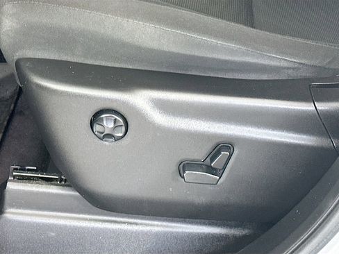 Used 2017 Jeep Grand Cherokee Laredo w/ Quick Order Package 23E image 22