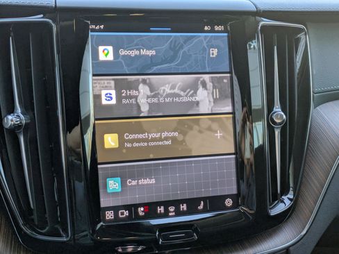 Certified 2024 Volvo XC60 T8 Ultimate w/ Protection Package Premier image 20