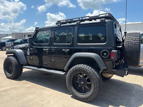 Used 2019 Jeep Wrangler Unlimited Sport AWD/4WD image 3