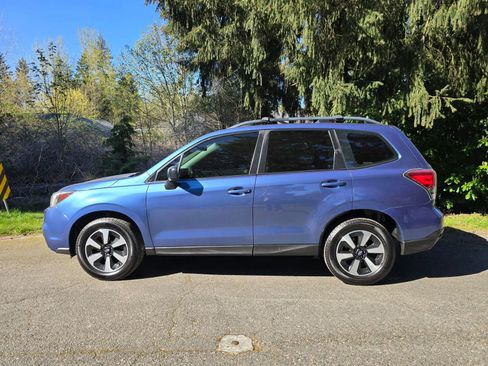 Used 2017 Subaru Forester 2.5i w/ Alloy Wheel Package AWD/4WD image 2