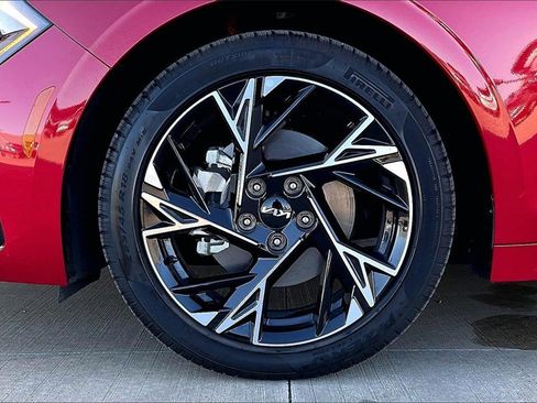 Used 2025 Kia K5 GT-Line w/ GT-Line Premium Package image 9