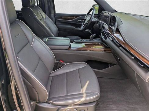 Used 2023 Cadillac Escalade Premium Luxury AWD/4WD image 23