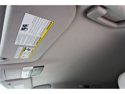 Used 2025 Nissan Pathfinder SL FWD image 34