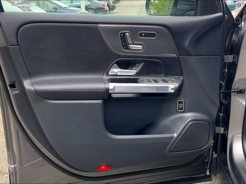 Certified 2022 Mercedes-Benz GLB 250 4MATIC image 18