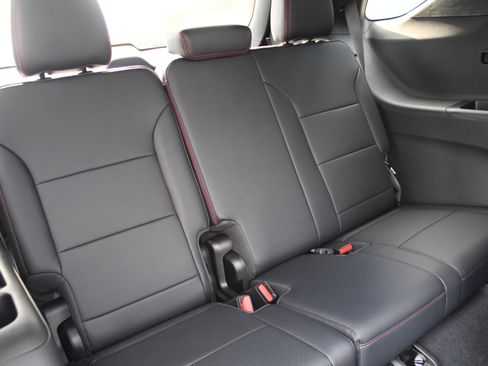 New 2026 Chevrolet Traverse RS w/ LPO, Floor Liner Package AWD/4WD image 17
