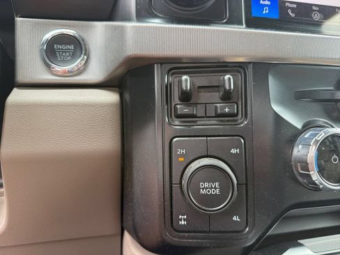 Certified 2025 Ford F350 Platinum w/ Platinum Plus Package AWD/4WD image 22