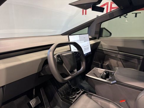 Used 2024 Tesla Cybertruck AWD Crew Cab image 16