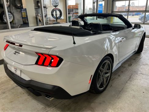 Used 2025 Ford Mustang GT Premium RWD image 41