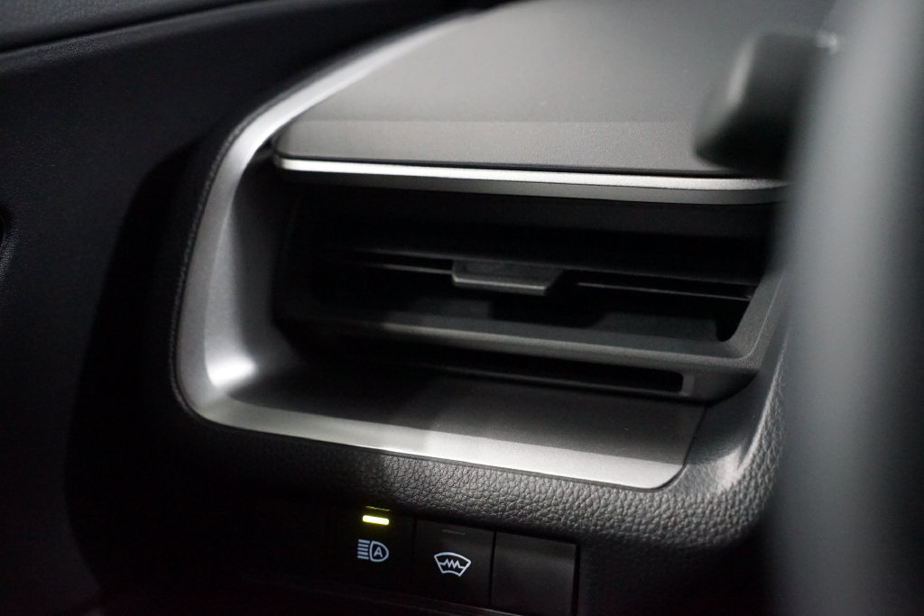 New 2027 Toyota Prius LE FWD image 23