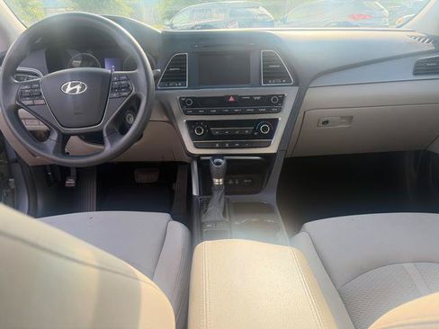 Used 2017 Hyundai Sonata SE w/ Cargo Package FWD image 8