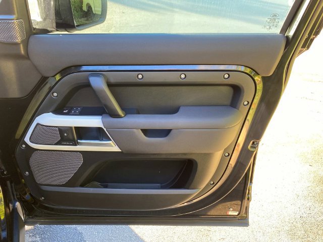Used 2021 Land Rover Defender 110 SE AWD/4WD image 36