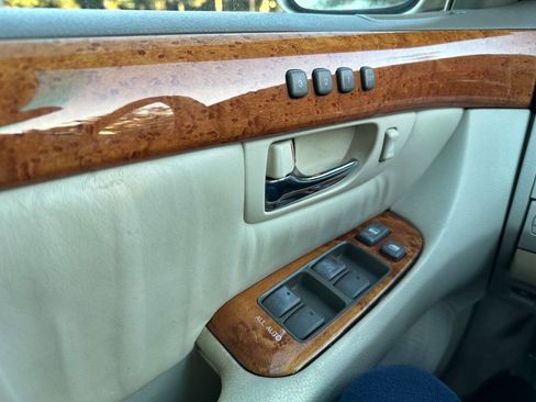 Used 2001 Lexus LS 430 image 14