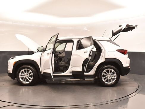 New 2025 Chevrolet TrailBlazer LS w/ LS Convenience Package FWD image 46