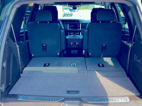 Used 2021 GMC Yukon Denali w/ Denali Premium Package image 45