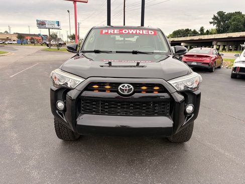 Used 2018 Toyota 4Runner SR5 Premium AWD/4WD image 2